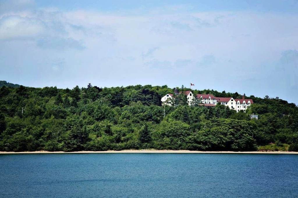Signature Resort on hill overlooking waterfront